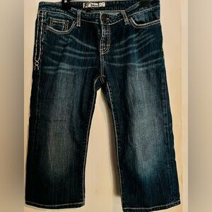 Size 30 women’s BKE SABRINA STRETCH DENIMCAPRI